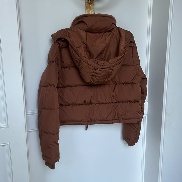 Aeropostale Heavy Weight Cropped Hooded Puffer Jacket Tan Color Size medium - Picture 8 of 11